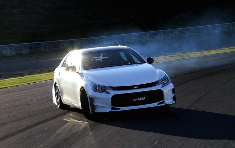  Toyota Mark X GRMN (GRX133) 2014 года  (фото 1 из 5)